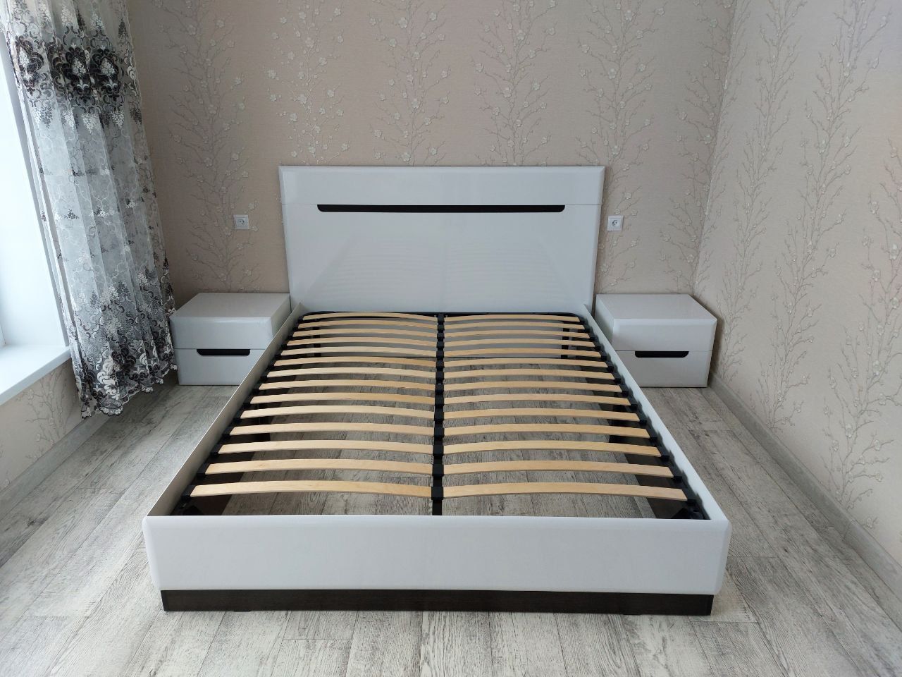 Двуспальная кровать "Парма" 140 х 190 с подъемным механизмом цвет белый / венге