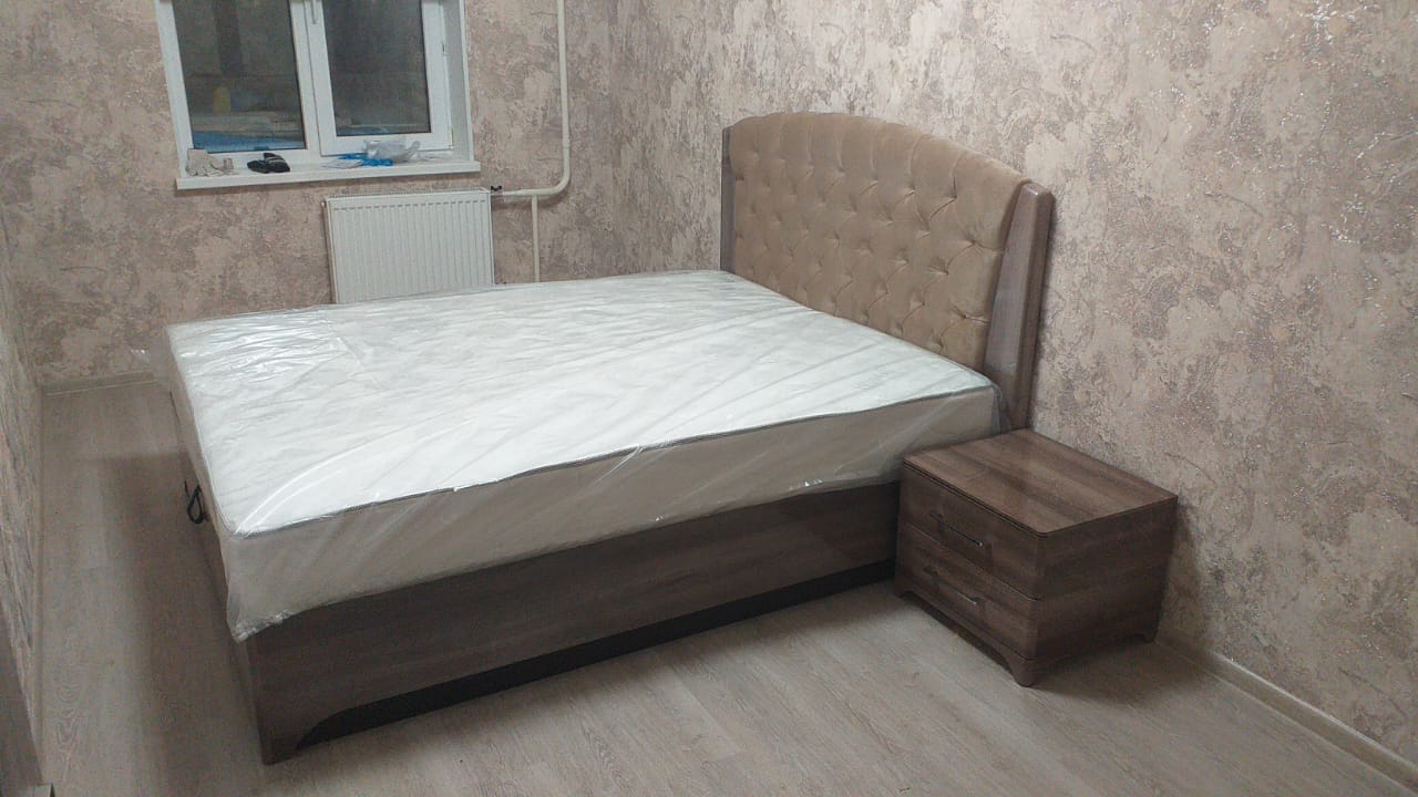 Двуспальная кровать "Милан" 160 х 200 с ортопедическим основанием цвет орех серебро / best 06