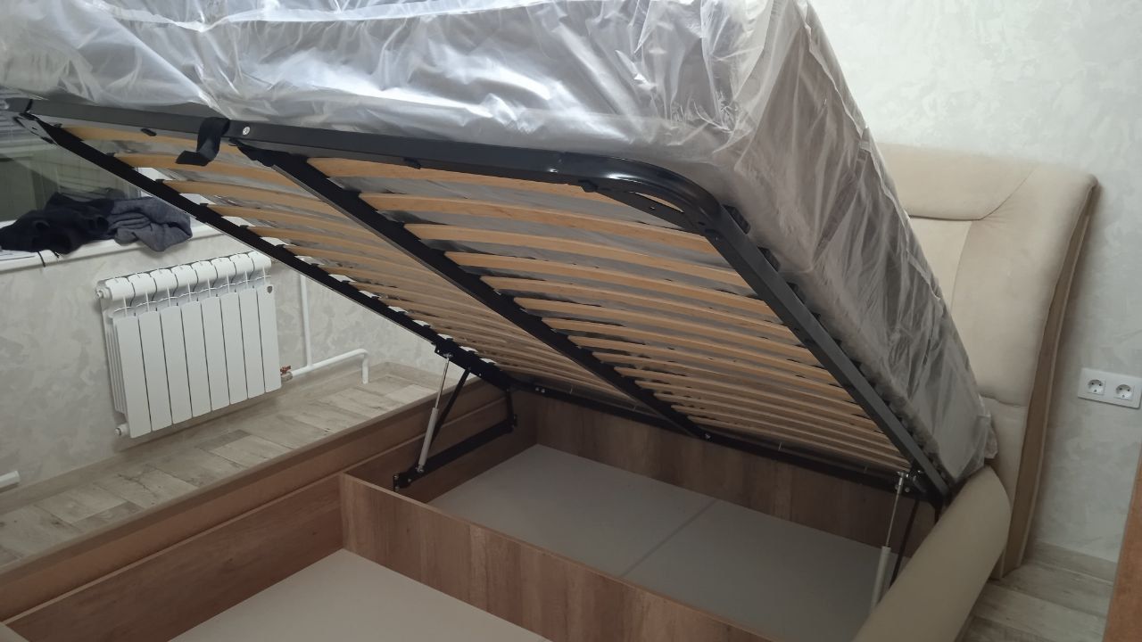 Односпальная мягкая кровать "Рио" 90 х 200 с подъёмным механизмом