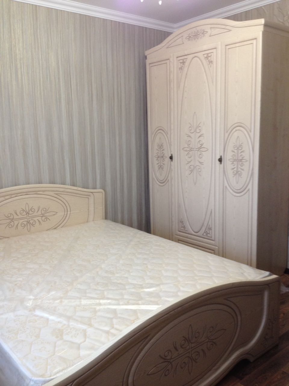 Двуспальная кровать "Натали" 160х190 с ортопедическим основанием цвет орех изножье низкое