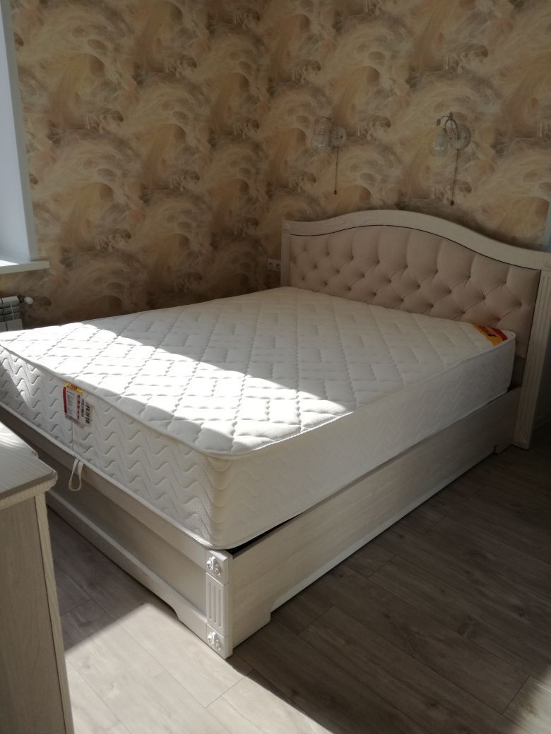 Двуспальная кровать "Сорренто"  140 х 190 с подъемным механизмом цвет ясень серебро изножье низкое