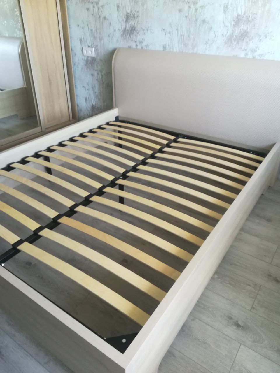 Двуспальная кровать "Барселона" 160 х 190 с подъемным механизмом цвет сонома / punto 06