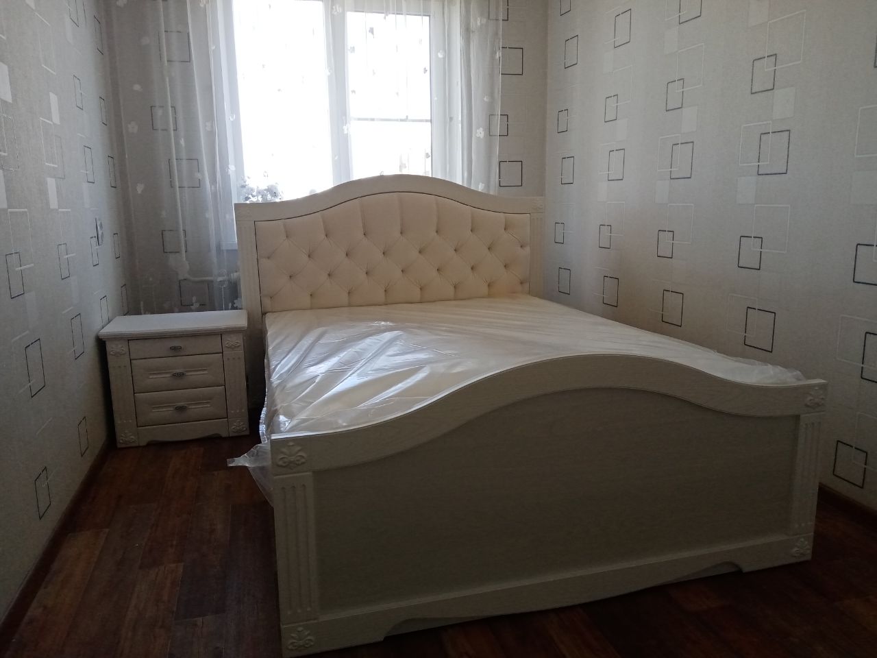 Двуспальная кровать "Сорренто"  160 х 190 с ортопедическим осн-ем цвет ясень серебро изножье высокое